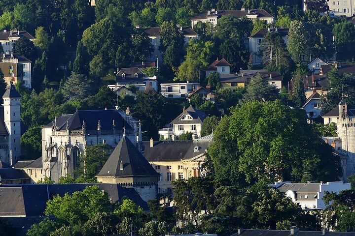 The Château des Ducs de Savoie above the rooftops of Chambéry